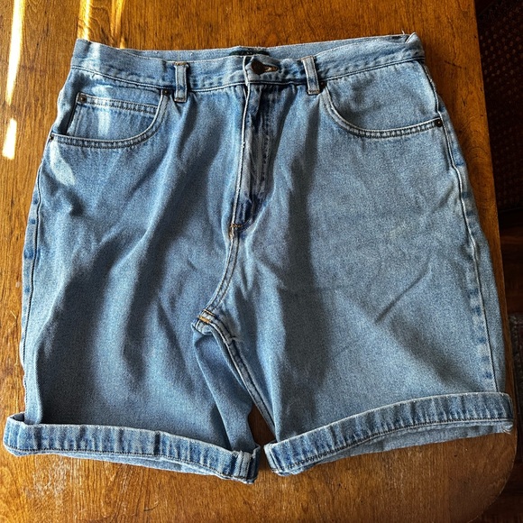 CLUB ROOM - VINTAGE DENIM SHORTS - SIZE 33 MEN/SIZE 12 WOMEN - Picture 1 of 8